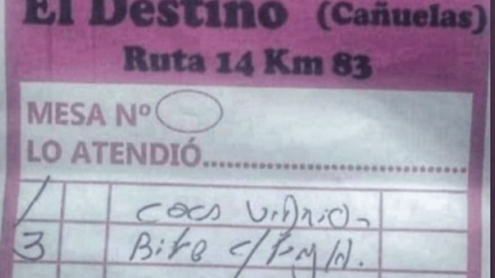 El gesto de un restaurant con un grupo de bomberos que volvía de Corrientes.