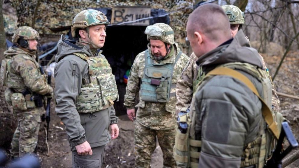 Volodimir Zelenski, entre el frente de batalla y el diálogo con Europa (Twitter).