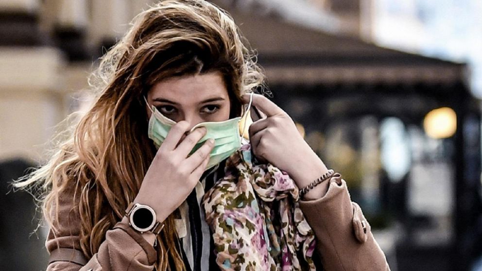 Ómicron tiene una positividad actual en nuestro país de más del 70% (Télam/Archivo).