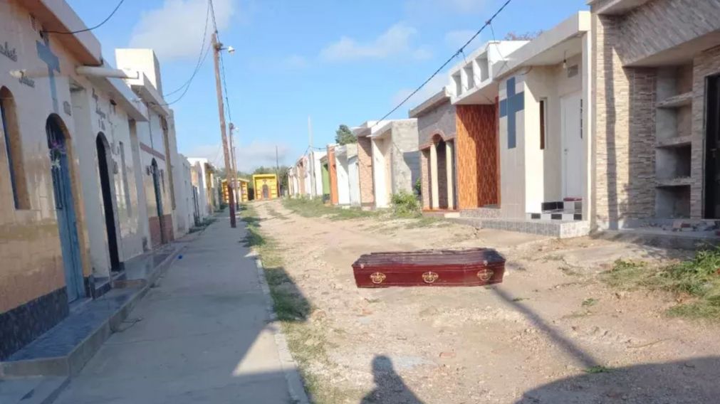 Un hombre encontró profanada la tumba de su hijo (Gentileza Radio del Totoral).