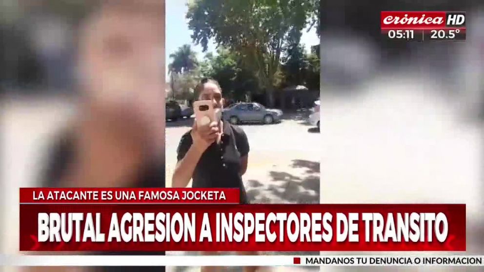 Patada "ninja": reconocida jocketa agredió a un agente de tránsito.