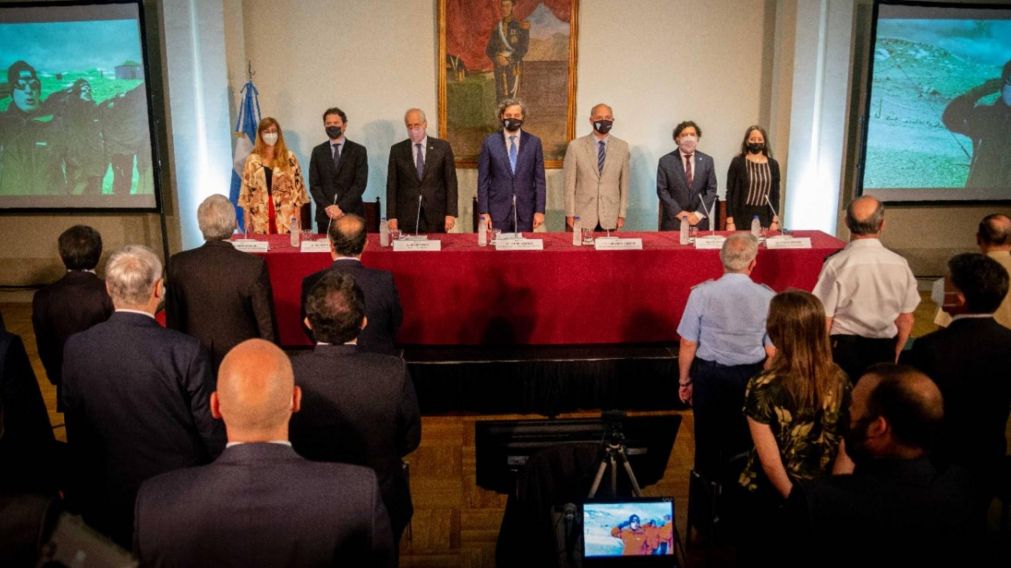 Jorge Taiana y Santiago Cafiero encabezaron la conmemoración del 118° Día de la Antártida Argentina.