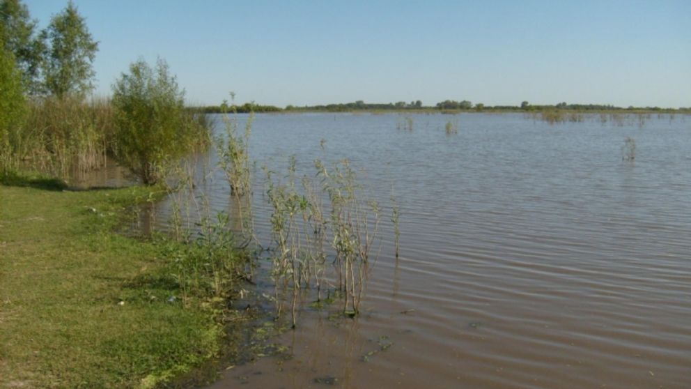 El cuerpo sin vida de la víctima fue encontrado en las aguas del famoso dique Roggero.