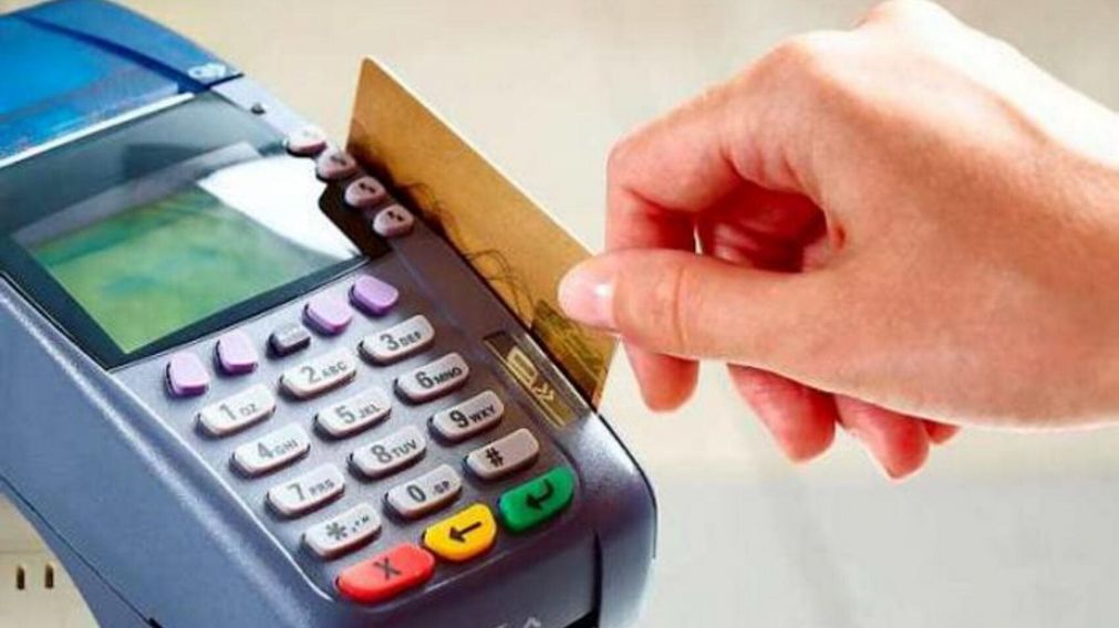 Para las entidades resulta cada vez menos redituable el negocio de las tarjetas, que empeora aún más en el caso del Ahora 12.