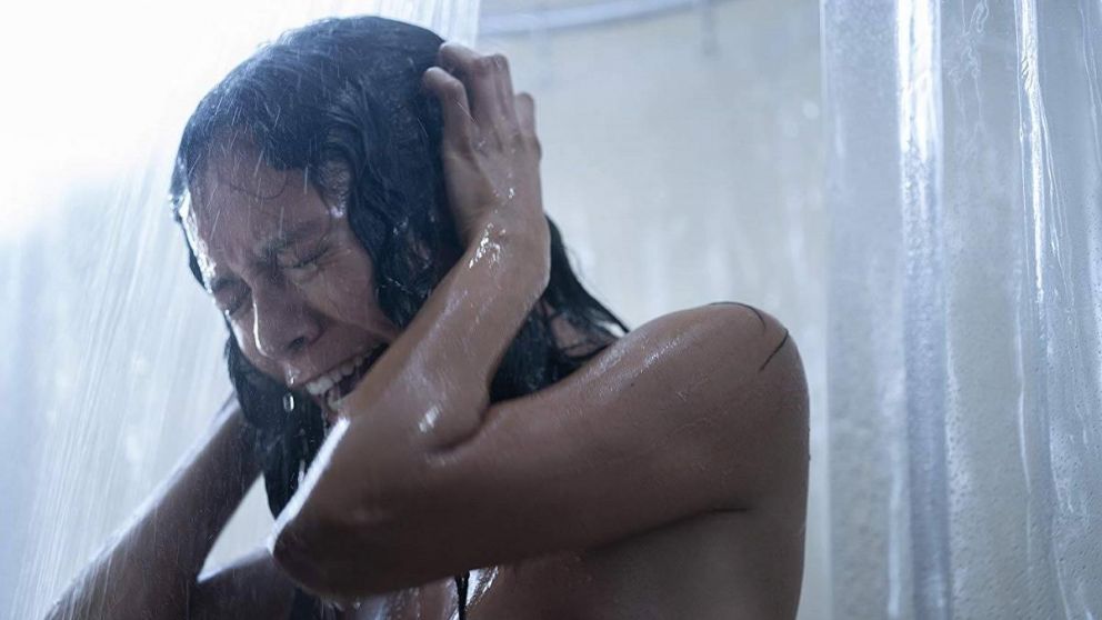 La miniserie de Netflix "Chambers", protagonizada por Sivan Alyra Rose y Uma Thurman, puede disfrutarse en 7 horas.