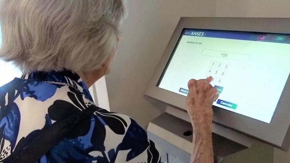 Al trámite puede realizarlo tanto el titular del aporte como su apoderado.