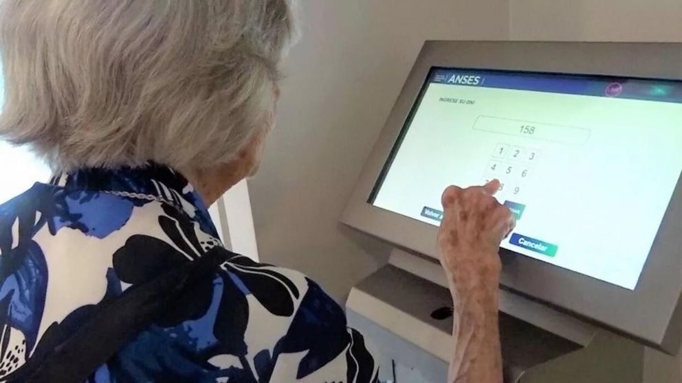 Al trámite puede realizarlo tanto el titular del aporte como su apoderado.