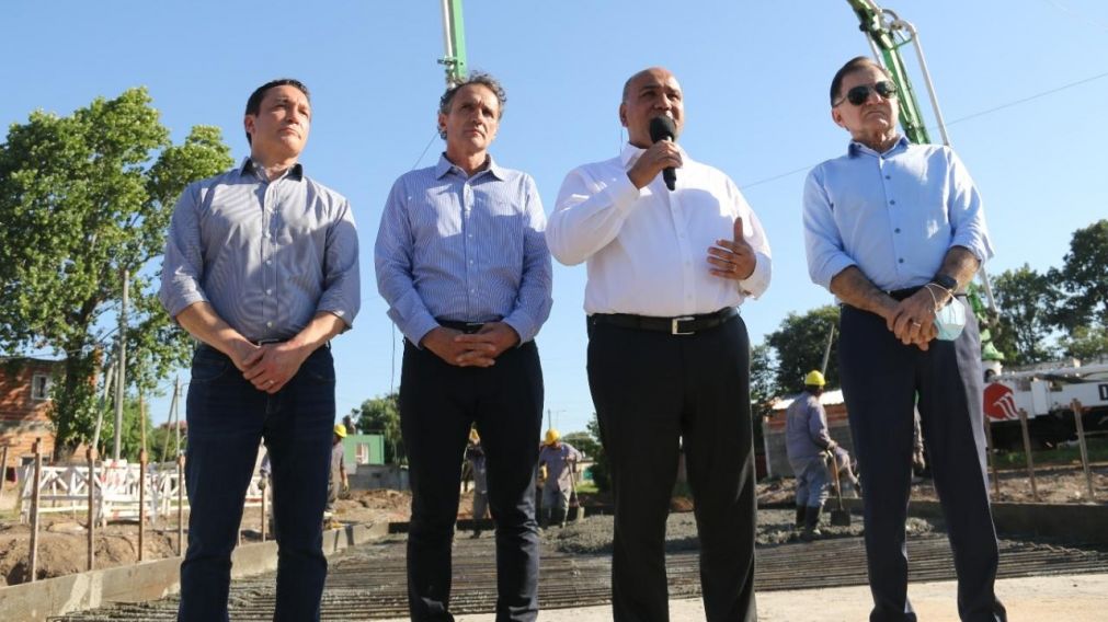 “Estas son políticas de estado que le cambian la vida a los vecinos”, aseguró Manzur.