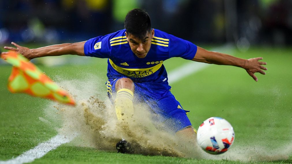 Boca y Colón no se sacaron ventajas y estallaron los memes por el mal estado del campo de juego de la Bombonera (imagen Twitter).
