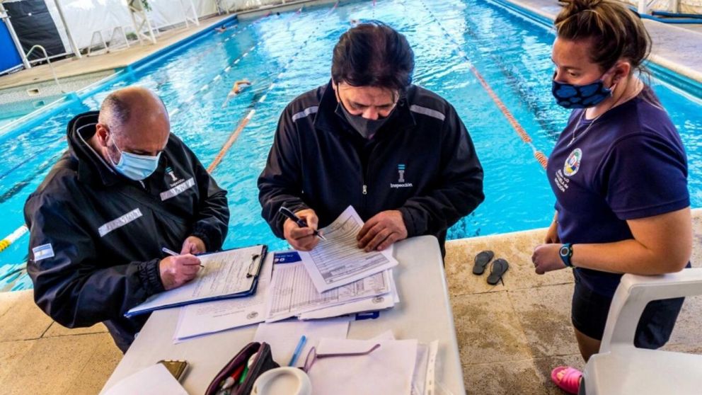 Hay diversos controles que cumplir para habilitar una pileta (Imagen ilustrativa).