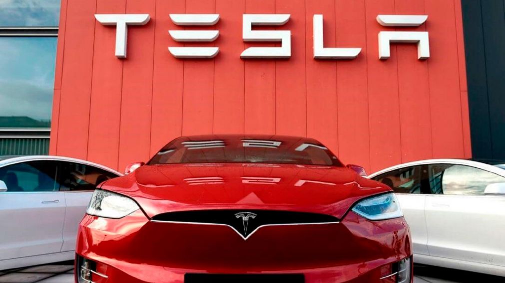 Los sueldos en Tesla superan los u$s100.000 anuales. (ghostcoretech.com)