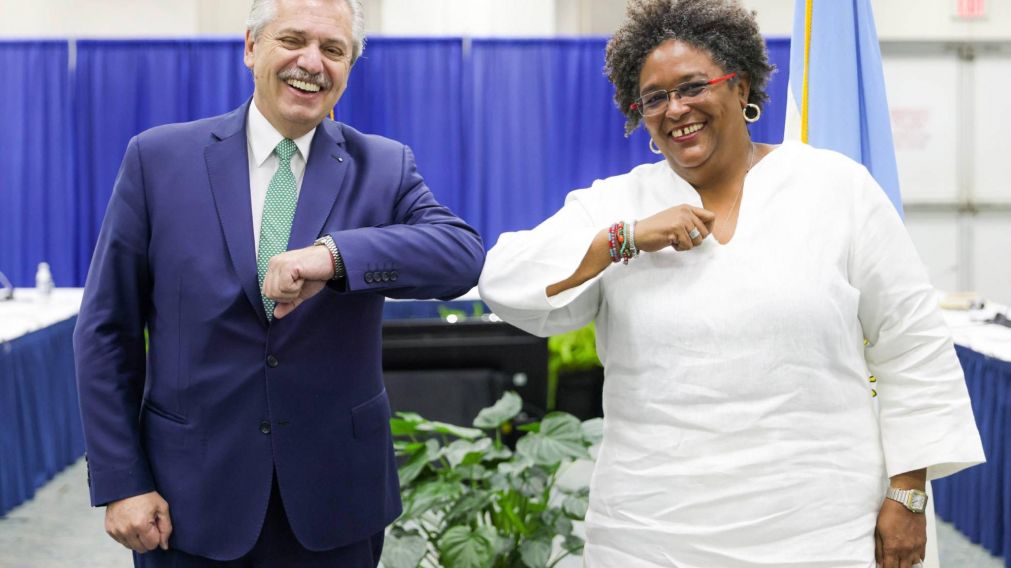 Alberto Fern�ndez se reuni� con la primera ministra de Barbados y avanz� en l�neas de cooperaci�n.