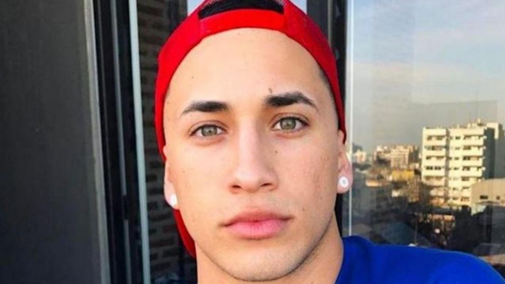El youtuber uruguayo se cayó del tercer piso de su casa cuando estaba pintando.