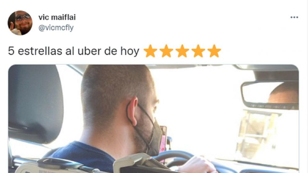 Un conductor de Uber lo sorprendió al ofrecerle una "experiencia nueva" durante su viaje.