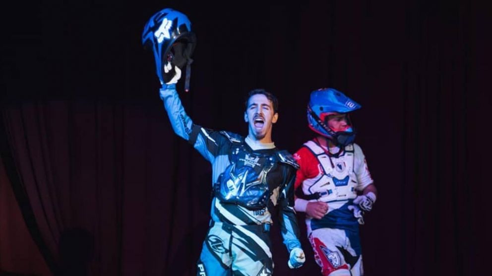 El artista callejero de Lomas de Zamora busca llevar el talento latinoamericano al escenario mundial.