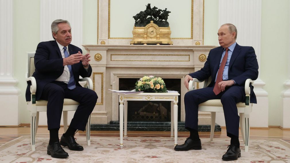 Fernández se reunió en Moscú con Vladimir Putin en el inicio de su gira oficial que lo llevará además por China y Barbados.