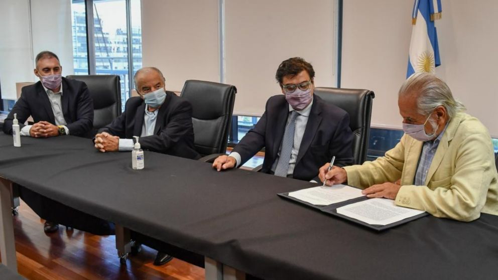 Armando Cavalieri, secretario general de FAECYS, destacó lo obtenido por el gremio.