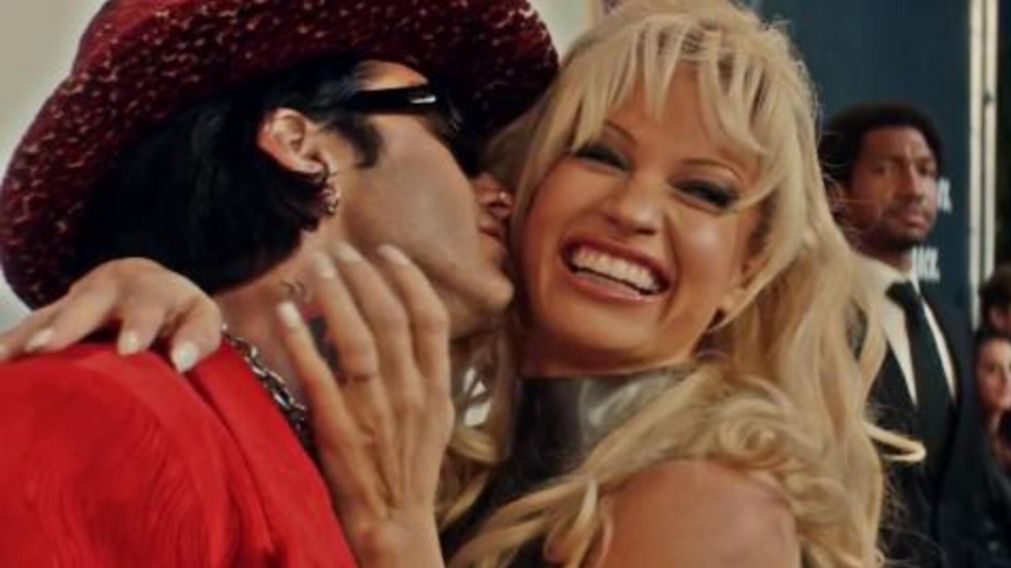 La serie cuenta la repercusión social que tuvo la viralización ilegal del video prohibido de Pamela Anderson.