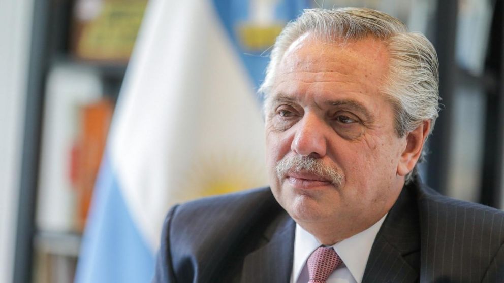 Alberto Fernández cierra filas para su nueva gira internacional.
