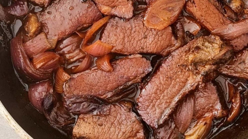 Cocinada a la olla, la tapa de asado queda más jugosa y tierna que nunca.