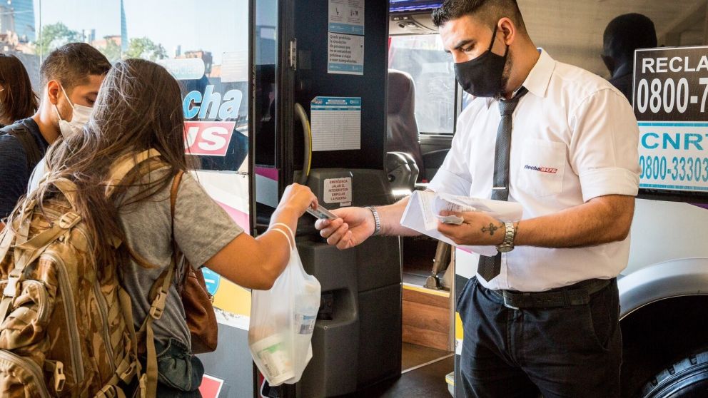 Pase sanitario en micros: ¿Cómo será el requerimiento para poder viajar?