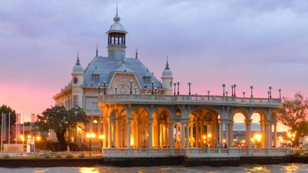 El Museo de Arte de Tigre Intendente Ricardo Ubieto, se encuentra en la localidad de Tigre, en la Provincia de Buenos Aires, Argentina.