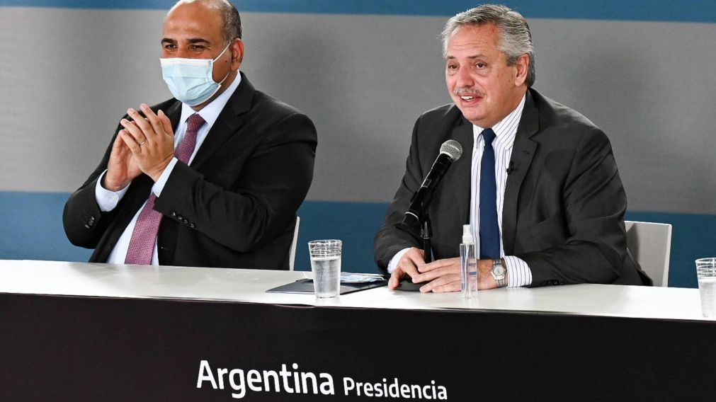Alberto Fernández: "La prioridad es que este año haya escolaridad y presencialidad para todos y todas los jóvenes argentinos".
