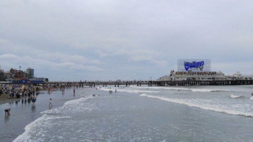 Encontraron el cuerpo de un hombre a 400 metros de la costa de la Playa Popular