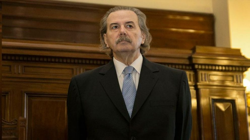 Carlos Maqueda debió ser internado en el Hospital Fernández por una descompensación.