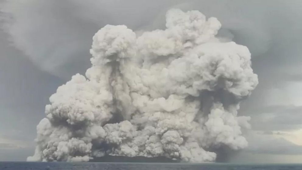 El estruendo se sintió a 800 kilómetros de distancia, revelaron los vulcanólogos (gentileza BBC).