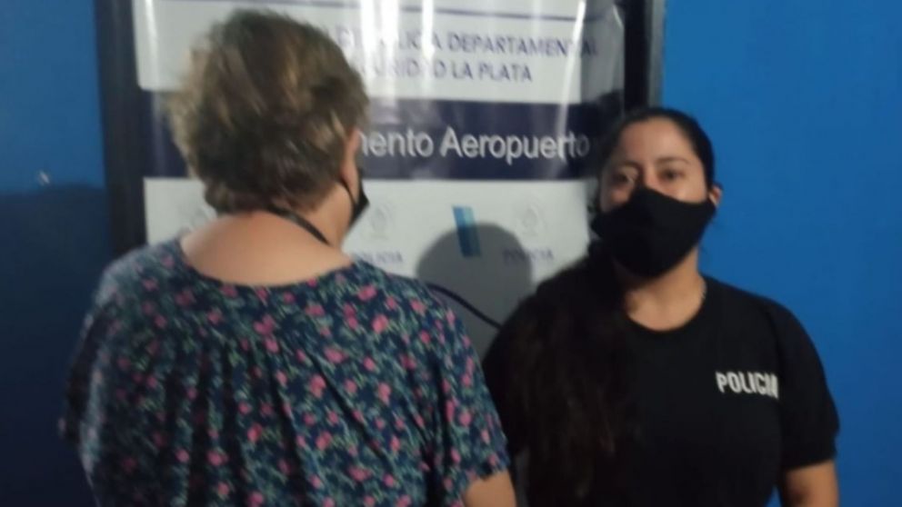 La jubilada detenida por disparar contra chicos que jugaban al fútbol.