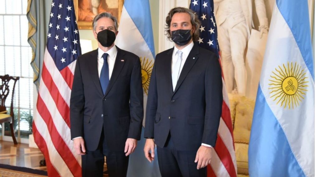 Santiago Cafiero se reunió con el secretario de Estado yanqui y recibió un mensaje de apoyo: "Argentina es un amigo y socio en el continente".