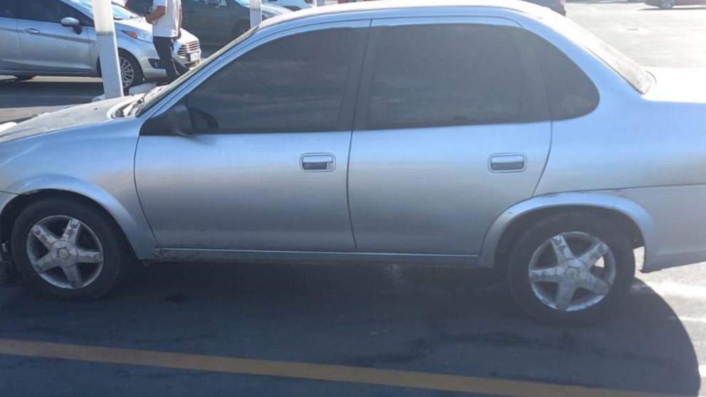 Este es el vehículo en el que se desplazaba el hombre que fue acuchillado, el cual fue incautado por las autoridades.