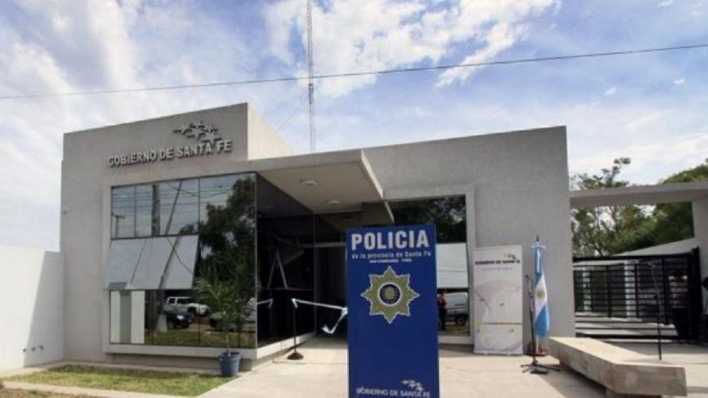 Un oficial de la subcomisaría 17 de Santa Fe fue condenado a prisión condicional por pedirle a un preso dinero a cambio de "no pasarla mal" (Gentileza LT9).