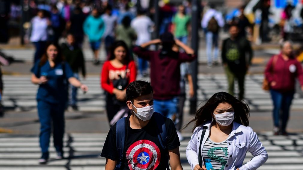 El médico explicó que el movimiento de turistas puede "retrasar un poco" el descenso de la curva.