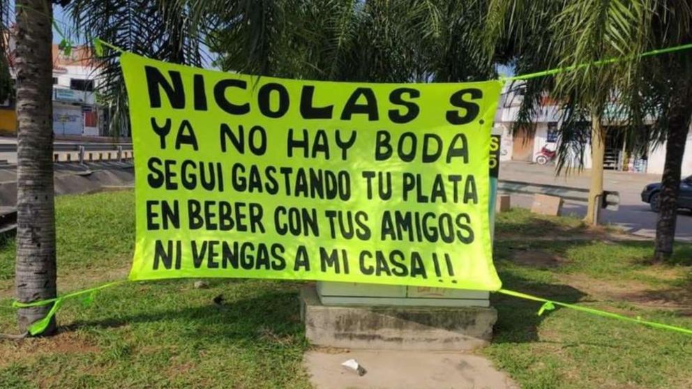Los negocios locales le mostraron su apoyo al protagonista del cartel.