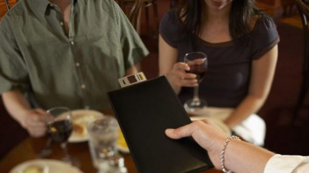 El mozo relató el episodio en Reddit y se volvió viral.