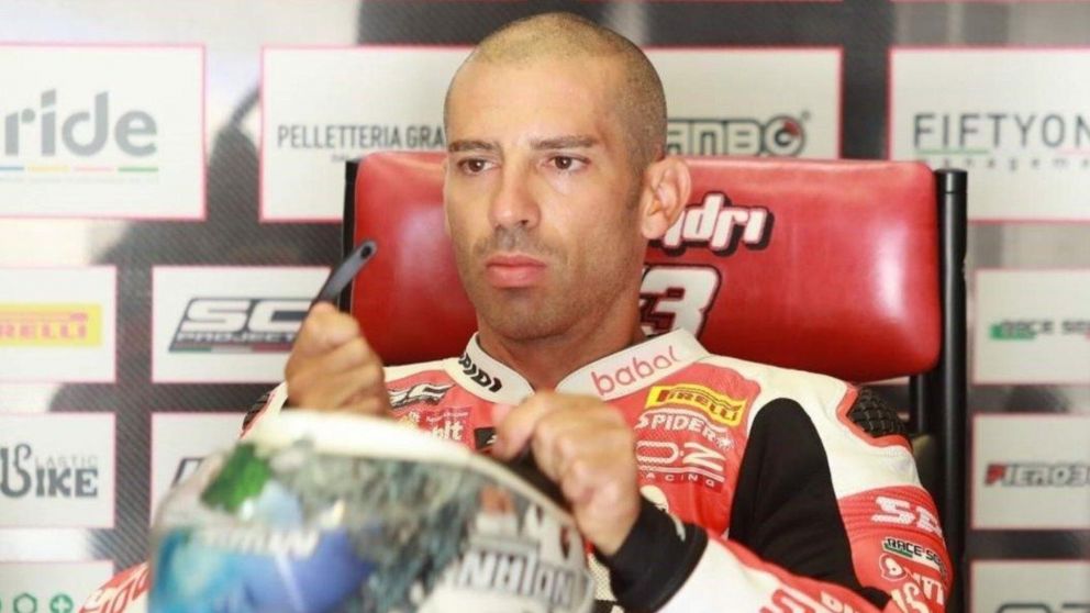 El excampeón mundial de motociclismo, Marco Melandri, es antivacuna.