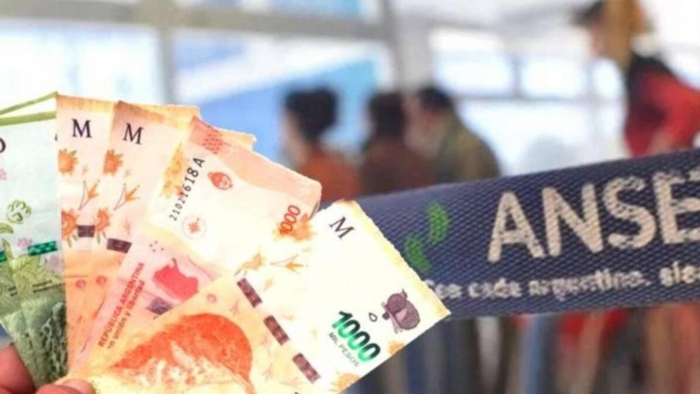 La ANSES continuará pagando en enero la asistencia mensual de $32.000 para los beneficiarios del programa Acompañar.