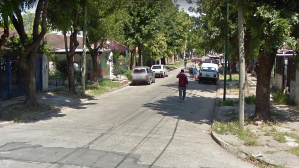 El cuerpo sin vida y acuchillado fue encontrado en este vecindario, en el norte del Gran Buenos Aires.