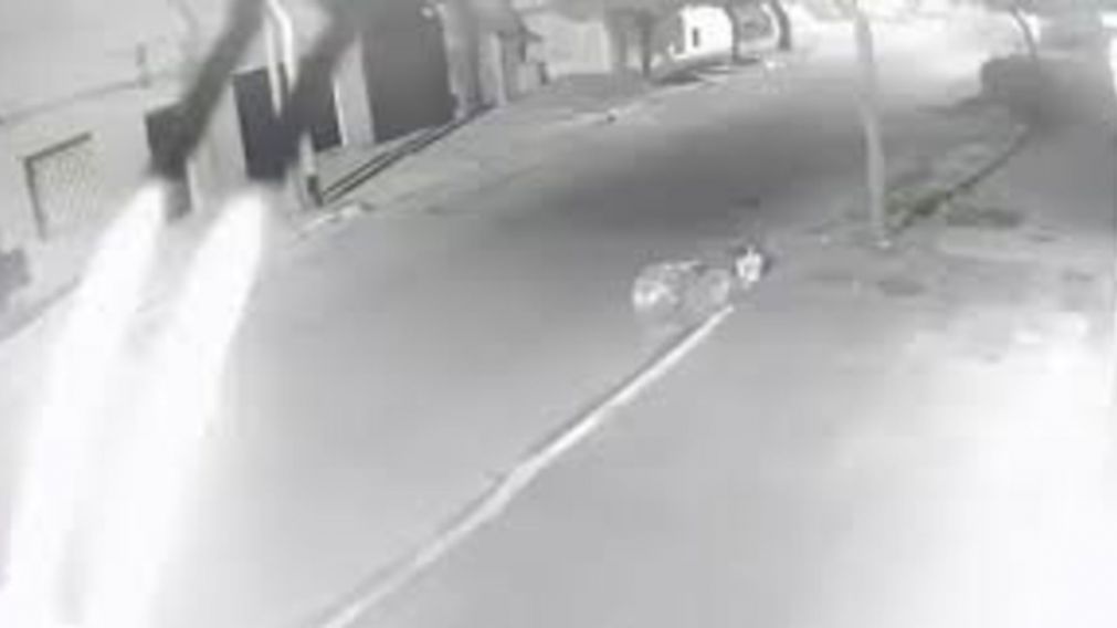 La cámara de seguridad registró el hecho