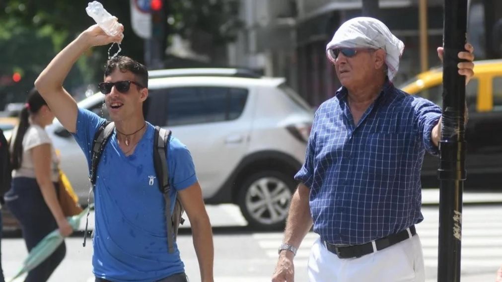 La ola de calor ya se siente en casi todo el pa�s. 