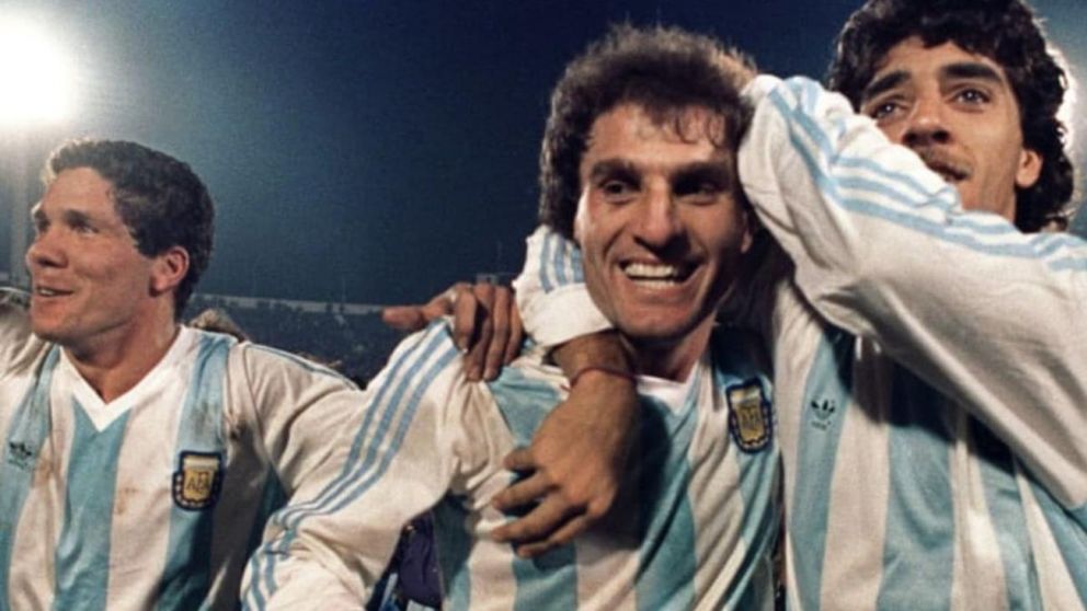 Oscar Ruggeri, coraz�n dentro del campo de juego.
