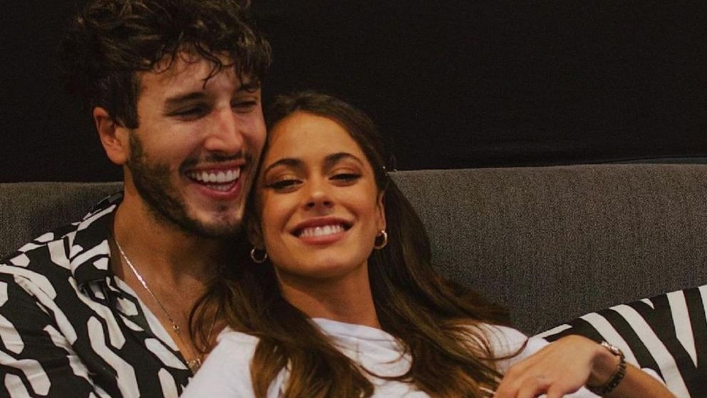 Tini y Sebastián Yatra están rodeados de rumores sobre una reconciliación, avivados aún más por su encuentro en la boda.