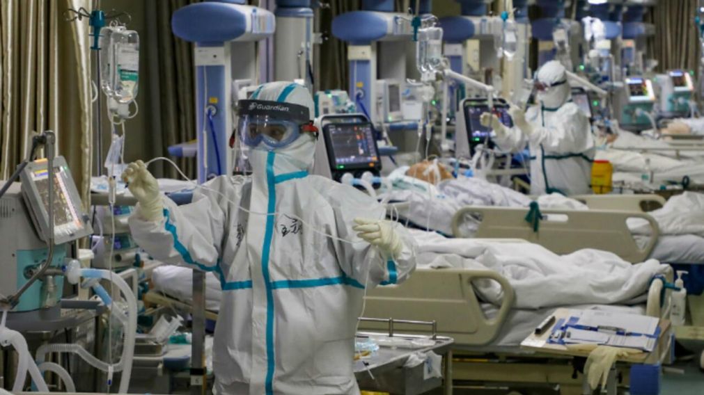 “Estamos en una ola que parece realmente imparable, hay que vacunarse", destacaron los infectólogos.