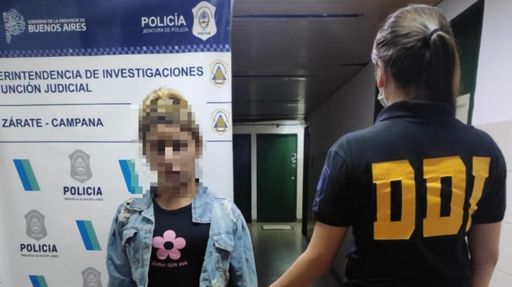 Esta es la joven, de 22 a�os, que fue apresada por los investigadores policiales.