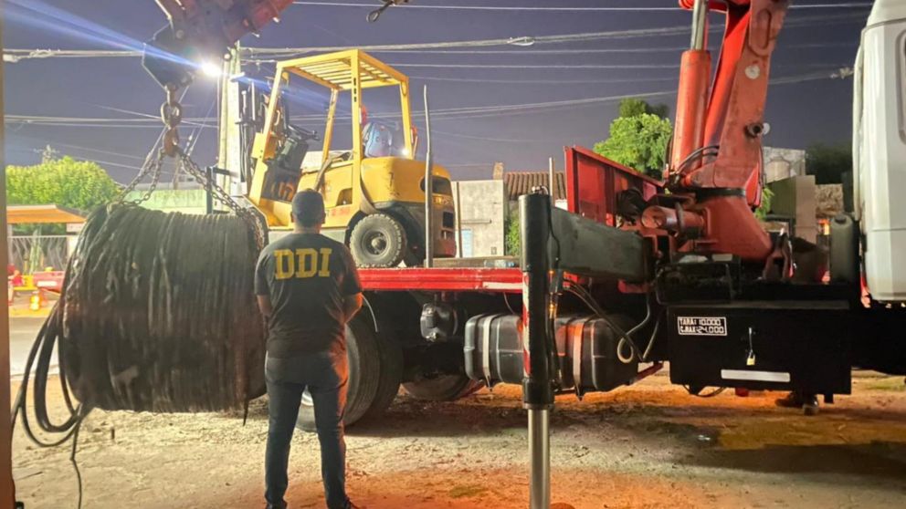 Parte de los objetos que fueron secuestrados por los investigadores policiales.
