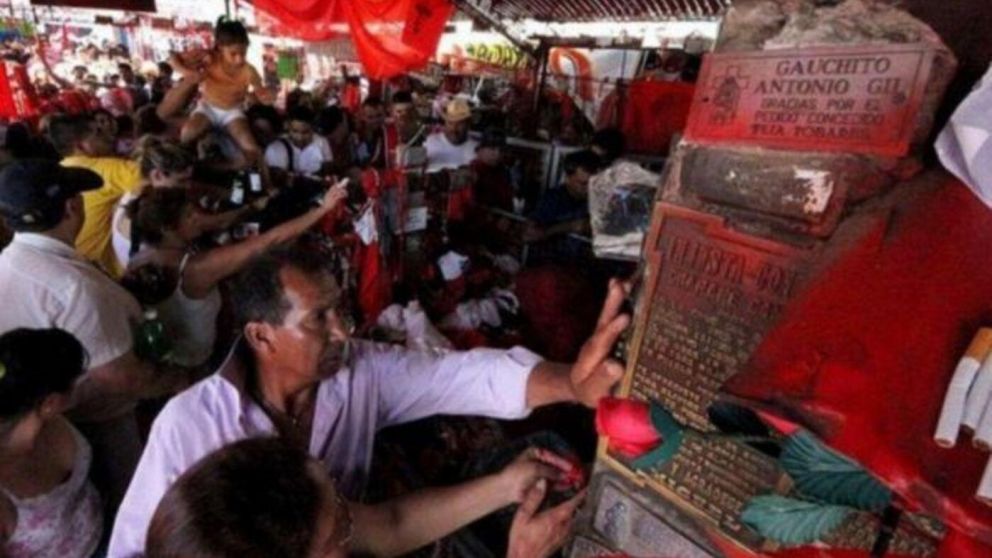 El Gaucho Gil ya atrajo a más de 100 mil personas a su santuario (El litoral).