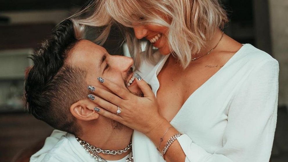 Ricky Montaner y Stefi Roitman se casarán en una boda íntima el 8 de enero.