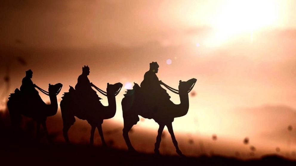 La Biblia cuenta que que los reyes segu�an una estrella que les conduc�a al ni�o Jes�s, que hab�a nacido.